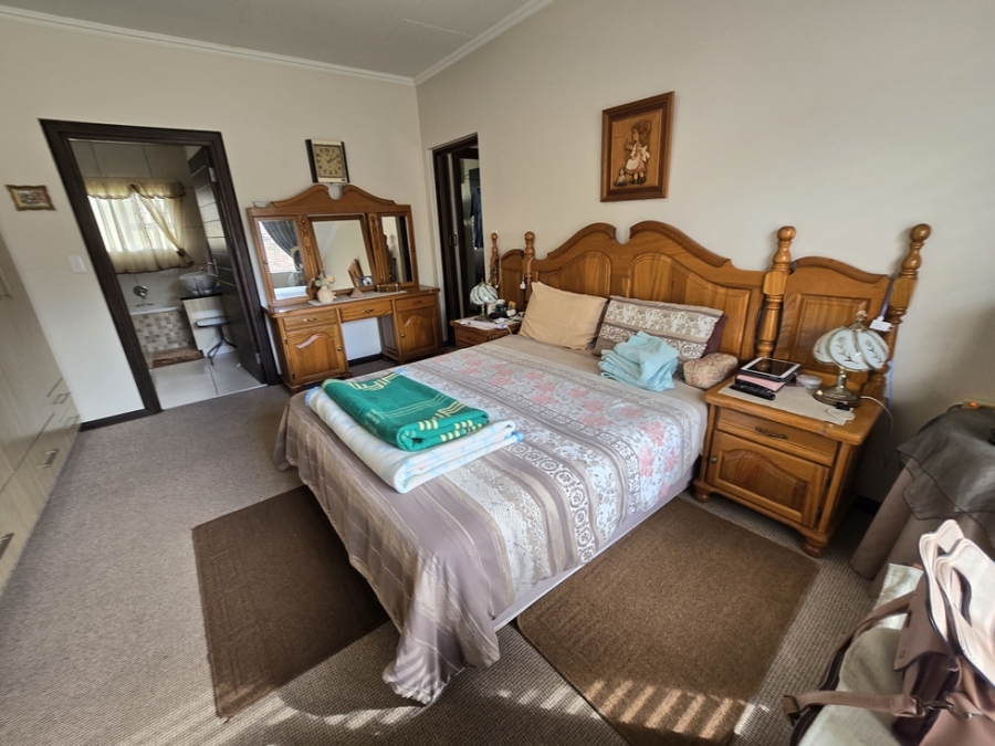 3 Bedroom Property for Sale in Dormehls Drift Western Cape